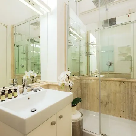 Amazing Penthouse Piazza Venezia アパート ローマ