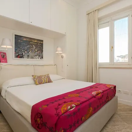 Amazing Penthouse Piazza Venezia ローマ
