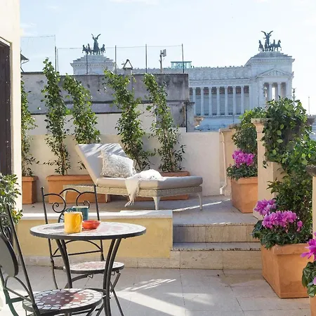 アパート Amazing Penthouse Piazza Venezia ローマ
